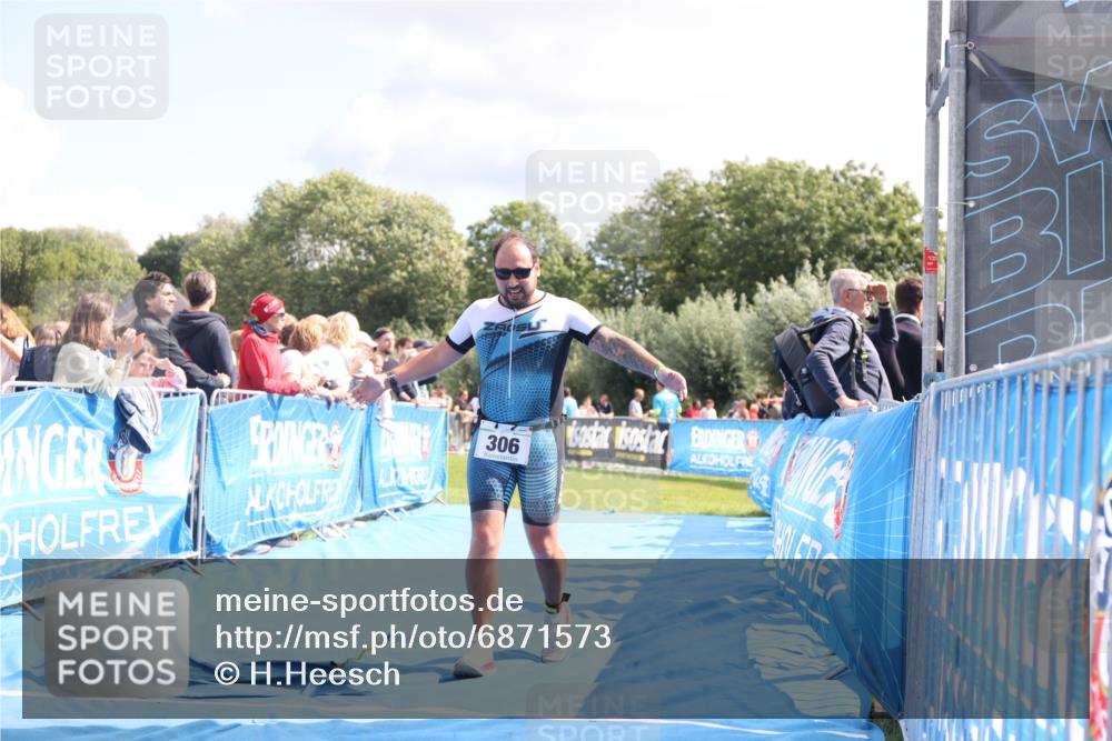 25.08.2024 - Elbe Triathlon Hamburg H.Heesch http://msf.ph/oto/6871573 25.08.2024 11:59:07 Ziel 306, 478, 1572 meine-sportfotos.de