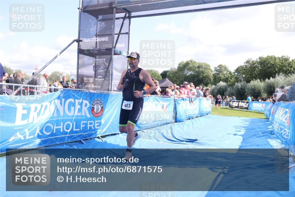 25.08.2024 - Elbe Triathlon Hamburg H.Heesch http://msf.ph/oto/6871575 25.08.2024 11:36:39 Ziel 423, 498, 1430 meine-sportfotos.de