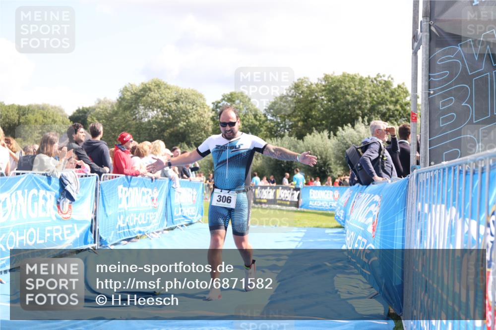 25.08.2024 - Elbe Triathlon Hamburg H.Heesch http://msf.ph/oto/6871582 25.08.2024 11:59:07 Ziel 306, 478, 1572 meine-sportfotos.de