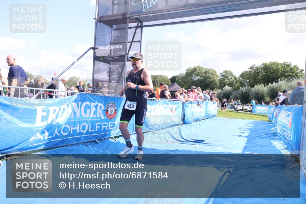25.08.2024 - Elbe Triathlon Hamburg H.Heesch http://msf.ph/oto/6871584 25.08.2024 11:36:39 Ziel 423, 498, 1430 meine-sportfotos.de