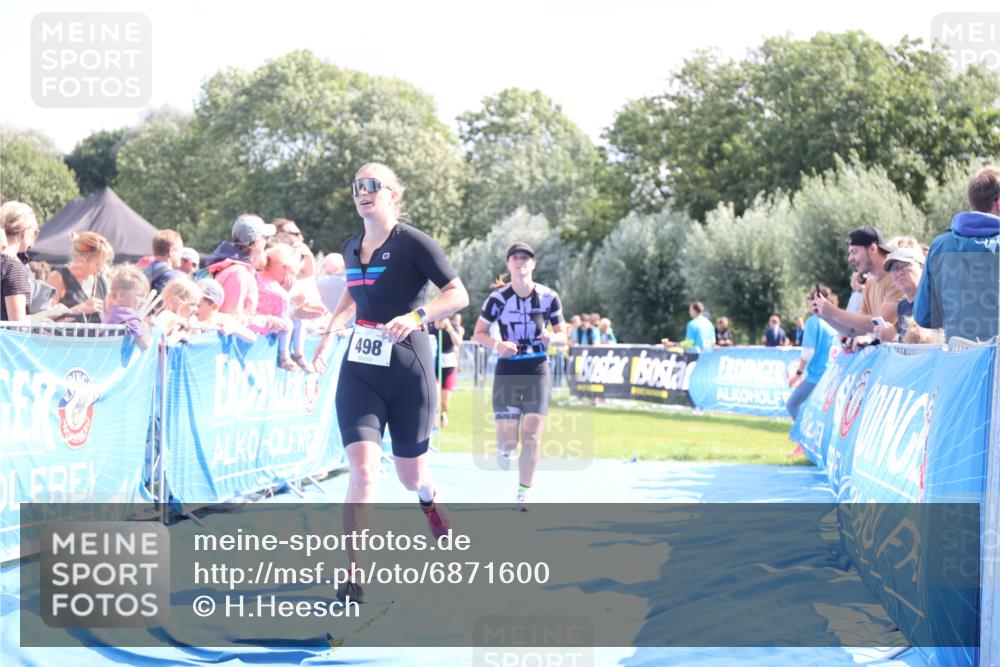 25.08.2024 - Elbe Triathlon Hamburg H.Heesch http://msf.ph/oto/6871600 25.08.2024 11:36:45 Ziel 423, 479, 498 meine-sportfotos.de