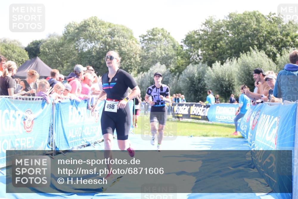 25.08.2024 - Elbe Triathlon Hamburg H.Heesch http://msf.ph/oto/6871606 25.08.2024 11:36:45 Ziel 423, 479, 498 meine-sportfotos.de