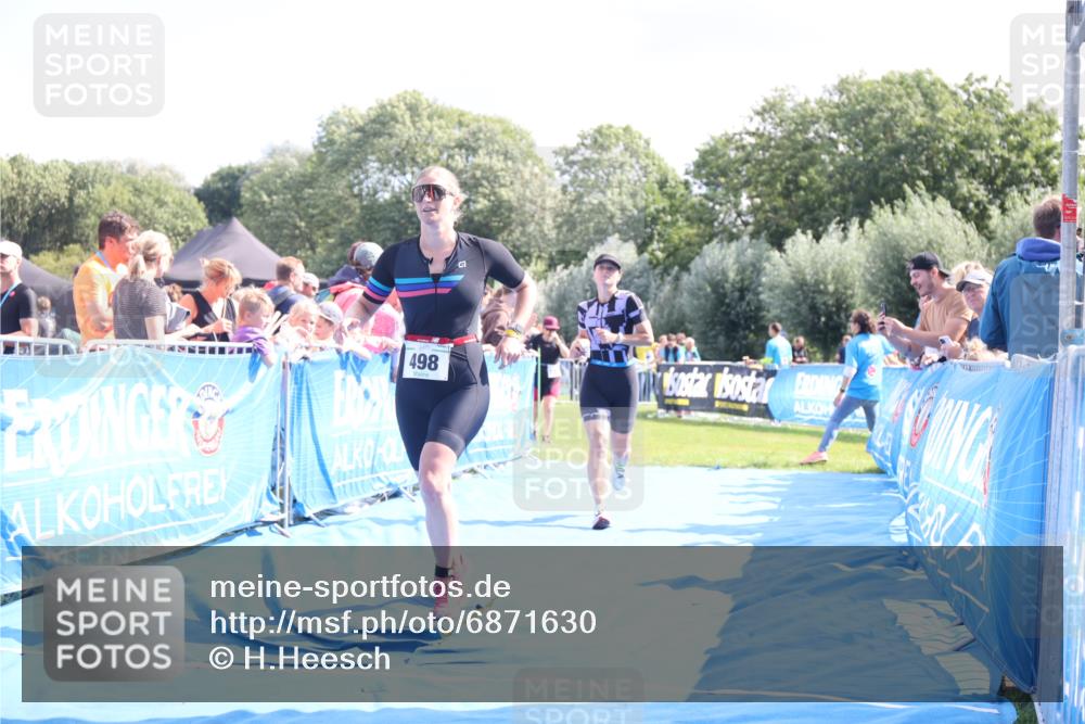 25.08.2024 - Elbe Triathlon Hamburg H.Heesch http://msf.ph/oto/6871630 25.08.2024 11:36:46 Ziel 423, 479, 498 meine-sportfotos.de