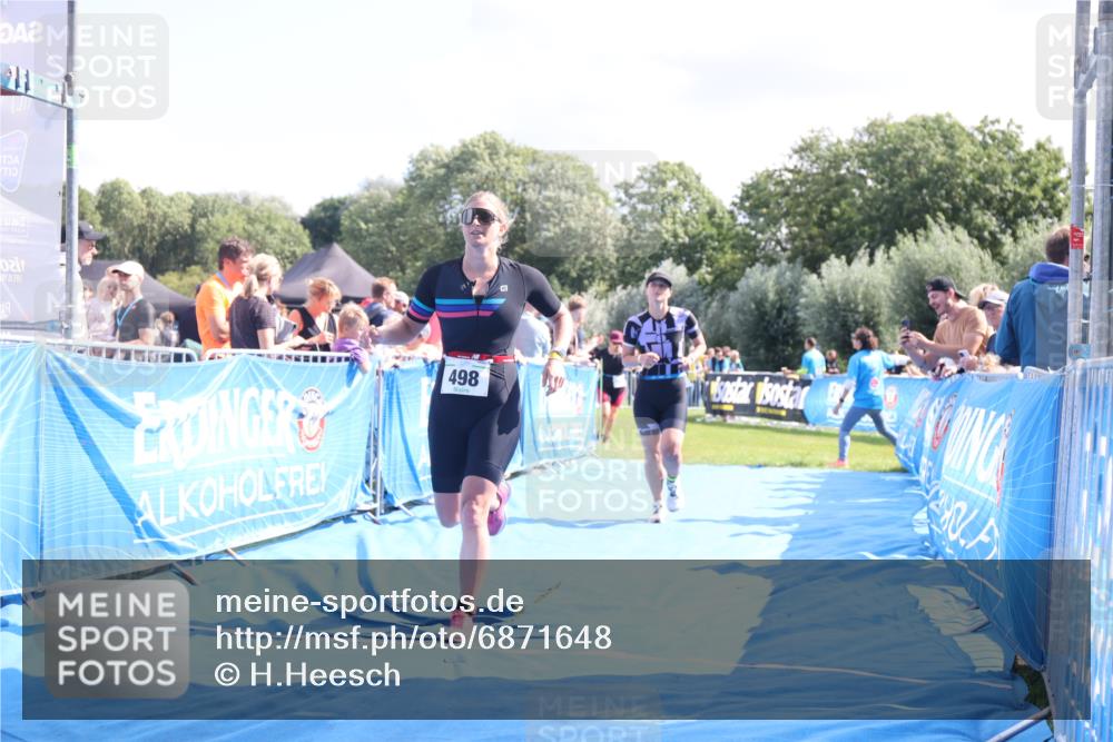 25.08.2024 - Elbe Triathlon Hamburg H.Heesch http://msf.ph/oto/6871648 25.08.2024 11:36:46 Ziel 423, 479, 498 meine-sportfotos.de