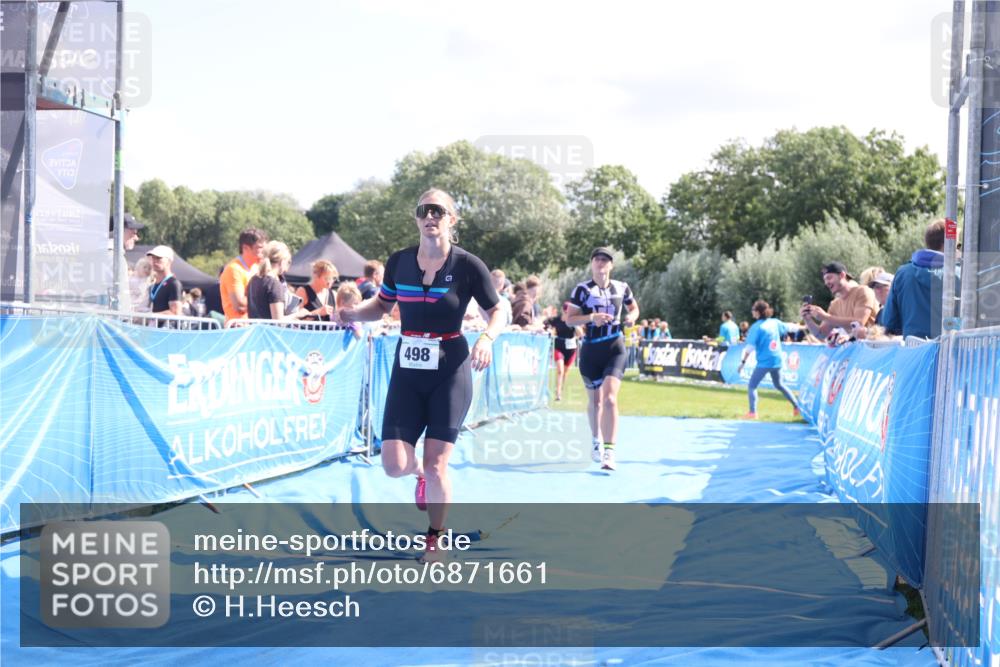 25.08.2024 - Elbe Triathlon Hamburg H.Heesch http://msf.ph/oto/6871661 25.08.2024 11:36:46 Ziel 423, 479, 498 meine-sportfotos.de