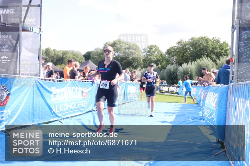 25.08.2024 - Elbe Triathlon Hamburg H.Heesch http://msf.ph/oto/6871671 25.08.2024 11:36:46 Ziel 423, 479, 498 meine-sportfotos.de