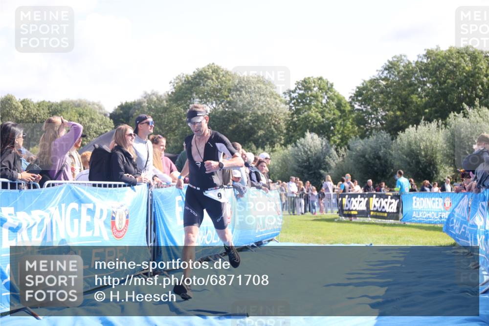 25.08.2024 - Elbe Triathlon Hamburg H.Heesch http://msf.ph/oto/6871708 25.08.2024 11:09:42 Ziel 419, 469, 573, 578 meine-sportfotos.de