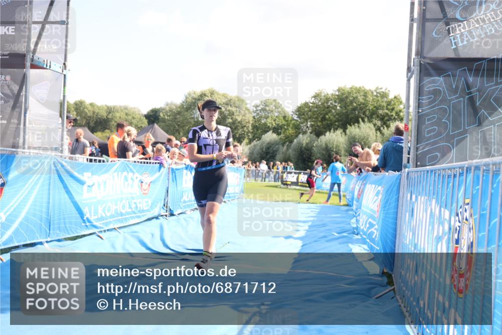 25.08.2024 - Elbe Triathlon Hamburg H.Heesch http://msf.ph/oto/6871712 25.08.2024 11:36:47 Ziel 479, 498 meine-sportfotos.de