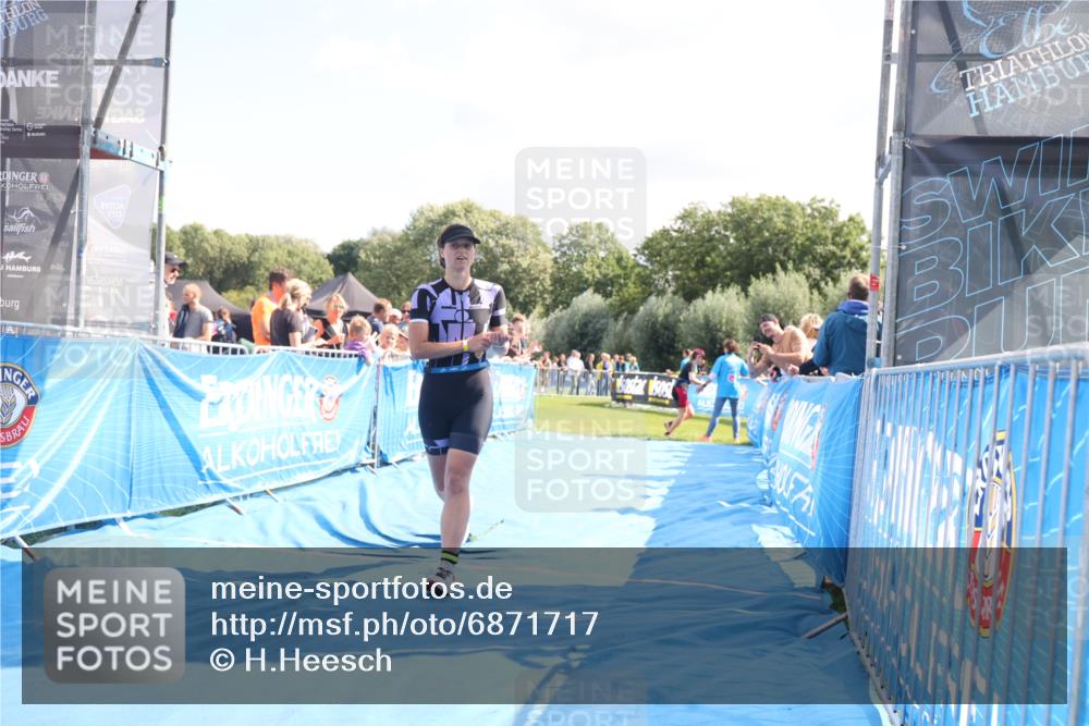 25.08.2024 - Elbe Triathlon Hamburg H.Heesch http://msf.ph/oto/6871717 25.08.2024 11:36:47 Ziel 479, 498 meine-sportfotos.de