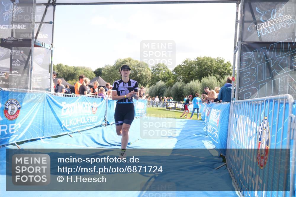25.08.2024 - Elbe Triathlon Hamburg H.Heesch http://msf.ph/oto/6871724 25.08.2024 11:36:47 Ziel 479, 498 meine-sportfotos.de