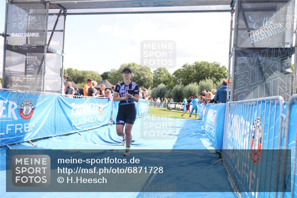 25.08.2024 - Elbe Triathlon Hamburg H.Heesch http://msf.ph/oto/6871728 25.08.2024 11:36:47 Ziel 479, 498 meine-sportfotos.de