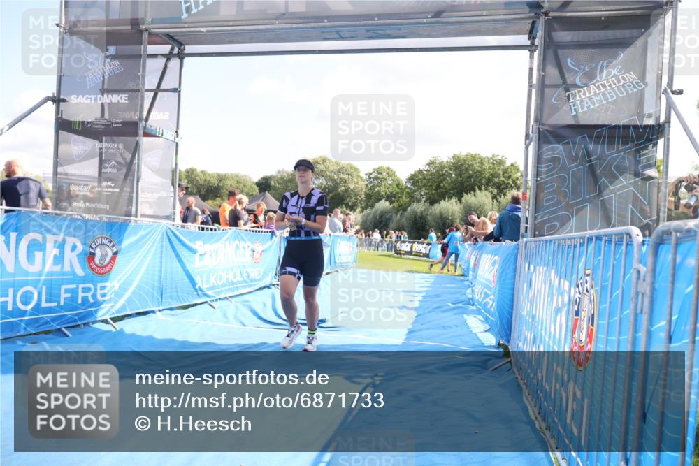 25.08.2024 - Elbe Triathlon Hamburg H.Heesch http://msf.ph/oto/6871733 25.08.2024 11:36:47 Ziel 479, 498 meine-sportfotos.de