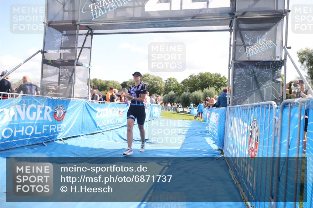 25.08.2024 - Elbe Triathlon Hamburg H.Heesch http://msf.ph/oto/6871737 25.08.2024 11:36:48 Ziel 479, 498 meine-sportfotos.de