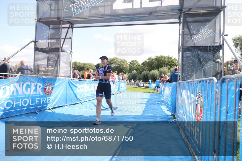 25.08.2024 - Elbe Triathlon Hamburg H.Heesch http://msf.ph/oto/6871750 25.08.2024 11:36:48 Ziel 479, 498 meine-sportfotos.de