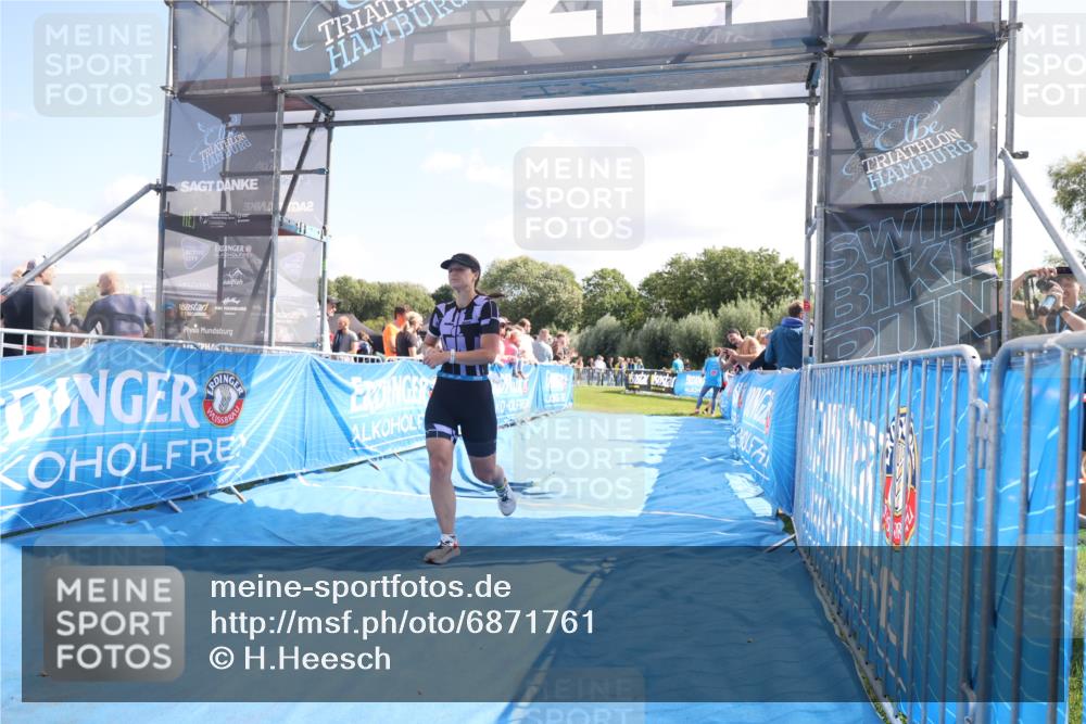 25.08.2024 - Elbe Triathlon Hamburg H.Heesch http://msf.ph/oto/6871761 25.08.2024 11:36:48 Ziel 479, 498 meine-sportfotos.de