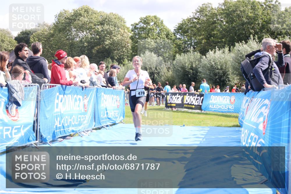 25.08.2024 - Elbe Triathlon Hamburg H.Heesch http://msf.ph/oto/6871787 25.08.2024 11:59:12 Ziel 306, 478, 1552, 1572 meine-sportfotos.de