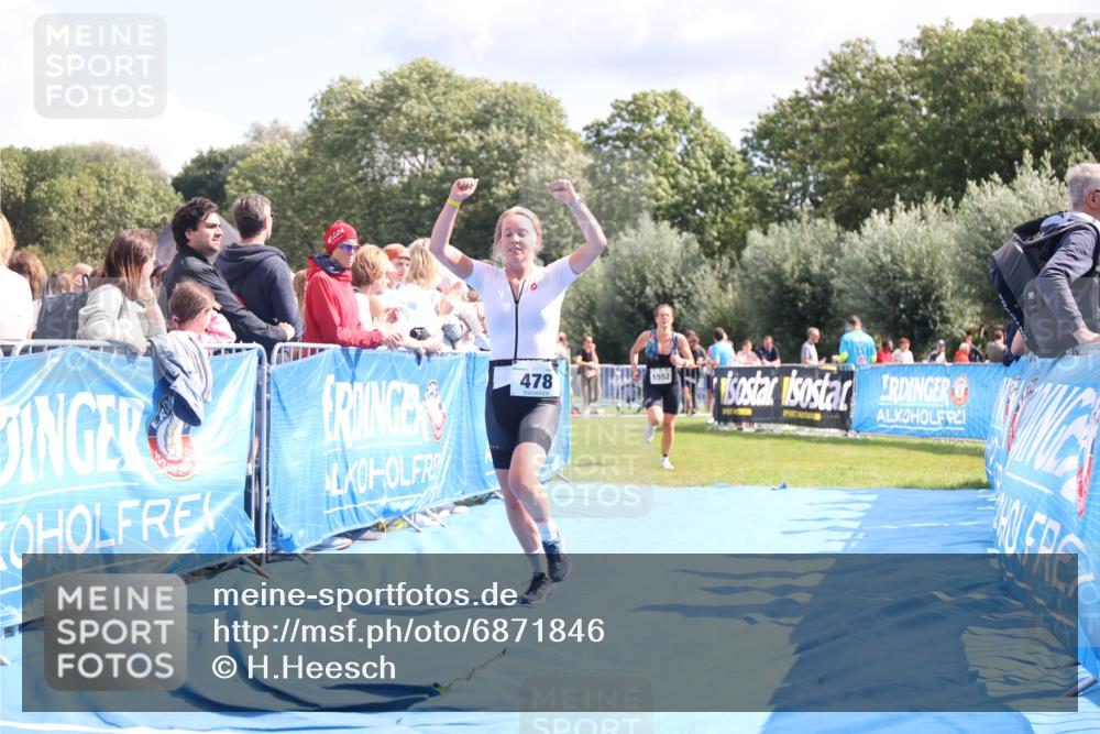 25.08.2024 - Elbe Triathlon Hamburg H.Heesch http://msf.ph/oto/6871846 25.08.2024 11:59:13 Ziel 306, 478, 1552, 1572 meine-sportfotos.de