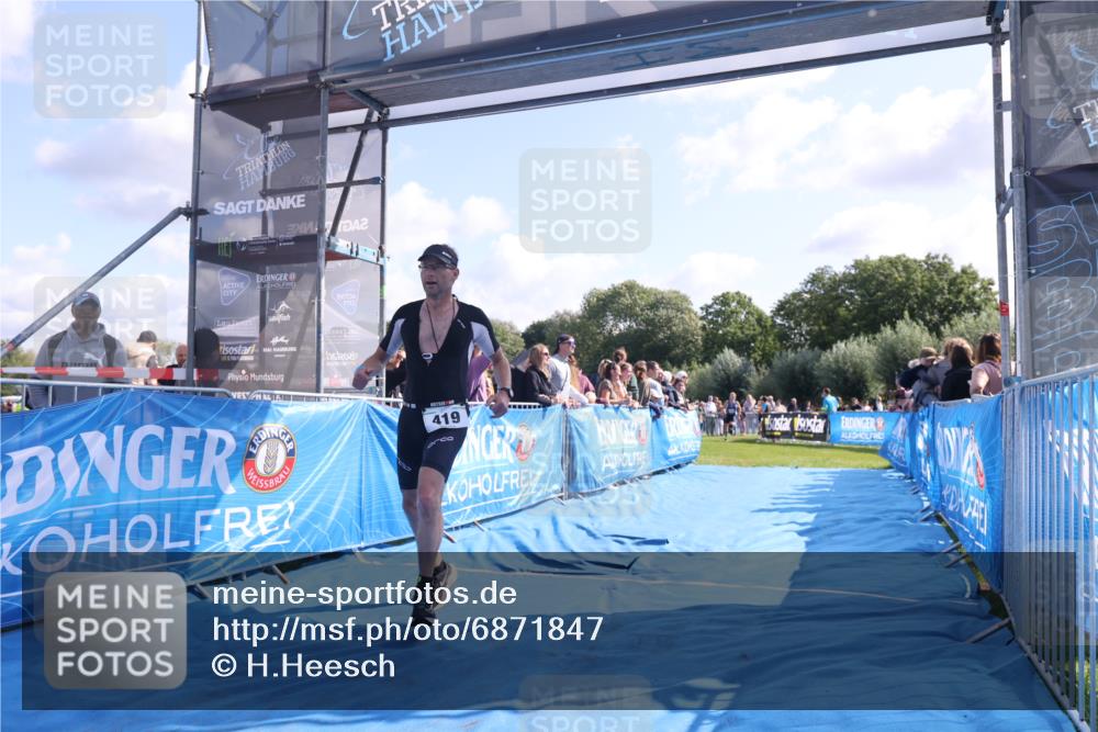 25.08.2024 - Elbe Triathlon Hamburg H.Heesch http://msf.ph/oto/6871847 25.08.2024 11:09:44 Ziel 419, 469, 573, 578 meine-sportfotos.de