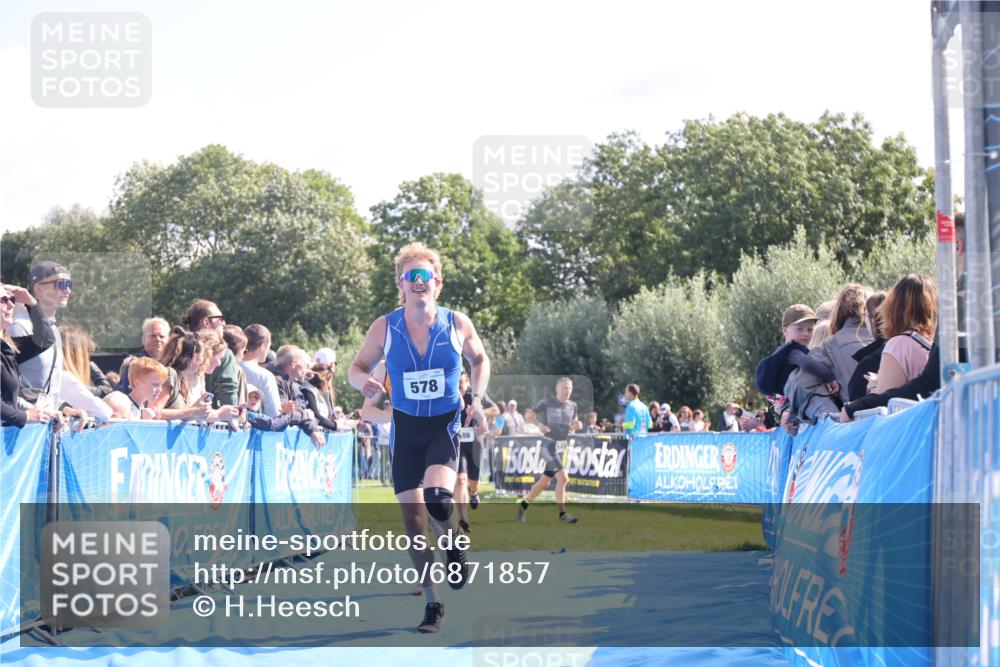 25.08.2024 - Elbe Triathlon Hamburg H.Heesch http://msf.ph/oto/6871857 25.08.2024 11:09:49 Ziel 419, 573, 578, 586, 638 meine-sportfotos.de