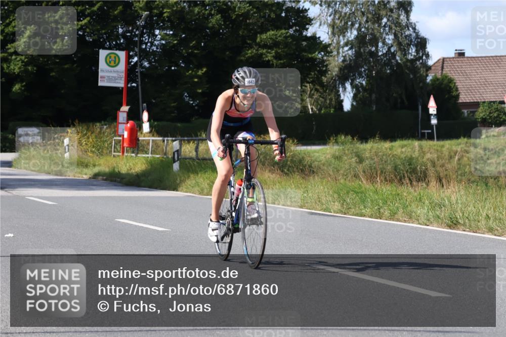 25.08.2024 - Elbe Triathlon Hamburg Fuchs,  Jonas http://msf.ph/oto/6871860 25.08.2024 11:14:42 Radfahren 1478, 1631, 1524, 1643, 1506 meine-sportfotos.de