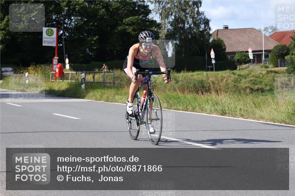 25.08.2024 - Elbe Triathlon Hamburg Fuchs,  Jonas http://msf.ph/oto/6871866 25.08.2024 11:14:43 Radfahren 1631, 1524, 1643, 1506 meine-sportfotos.de