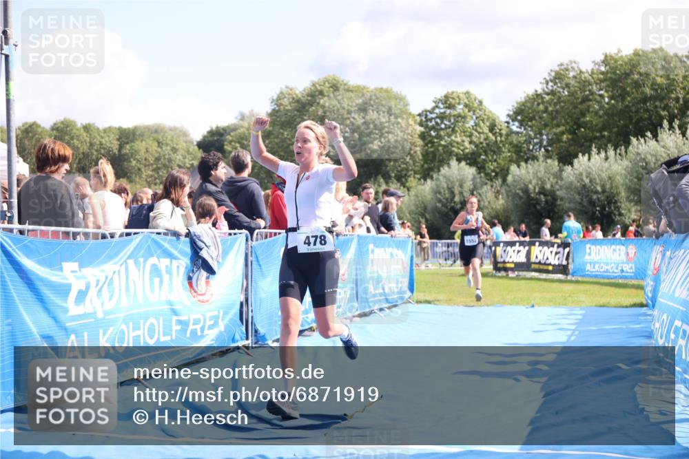 25.08.2024 - Elbe Triathlon Hamburg H.Heesch http://msf.ph/oto/6871919 25.08.2024 11:59:13 Ziel 306, 478, 1552, 1572 meine-sportfotos.de