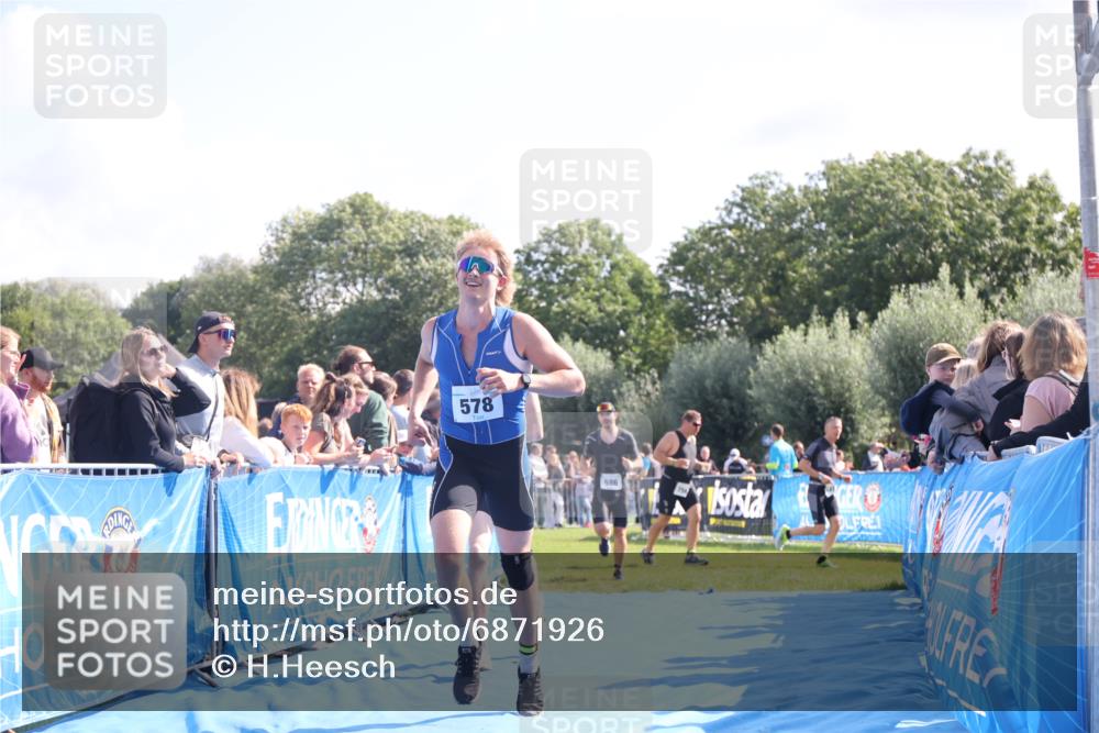 25.08.2024 - Elbe Triathlon Hamburg H.Heesch http://msf.ph/oto/6871926 25.08.2024 11:09:49 Ziel 419, 573, 578, 586, 638 meine-sportfotos.de