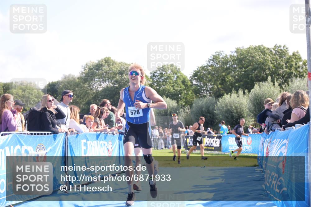 25.08.2024 - Elbe Triathlon Hamburg H.Heesch http://msf.ph/oto/6871933 25.08.2024 11:09:50 Ziel 419, 573, 578, 586, 638 meine-sportfotos.de