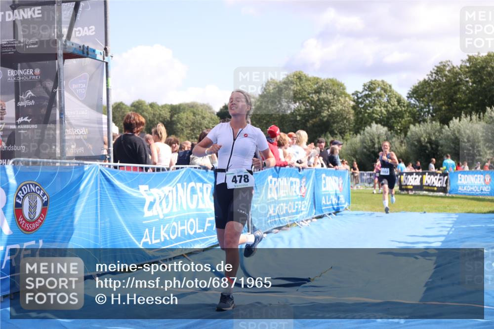 25.08.2024 - Elbe Triathlon Hamburg H.Heesch http://msf.ph/oto/6871965 25.08.2024 11:59:14 Ziel 306, 478, 1552, 1572 meine-sportfotos.de