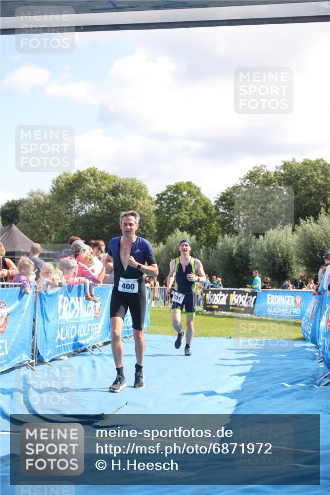 25.08.2024 - Elbe Triathlon Hamburg H.Heesch http://msf.ph/oto/6871972 25.08.2024 11:37:09 Ziel 400, 679, 731 meine-sportfotos.de