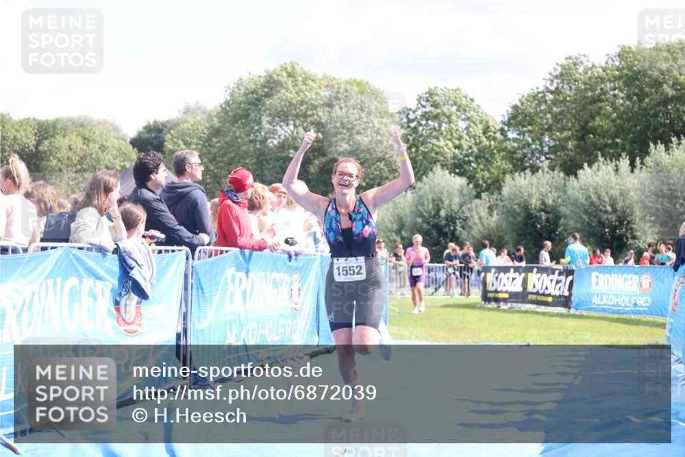25.08.2024 - Elbe Triathlon Hamburg H.Heesch http://msf.ph/oto/6872039 25.08.2024 11:59:15 Ziel 478, 1472, 1552 meine-sportfotos.de