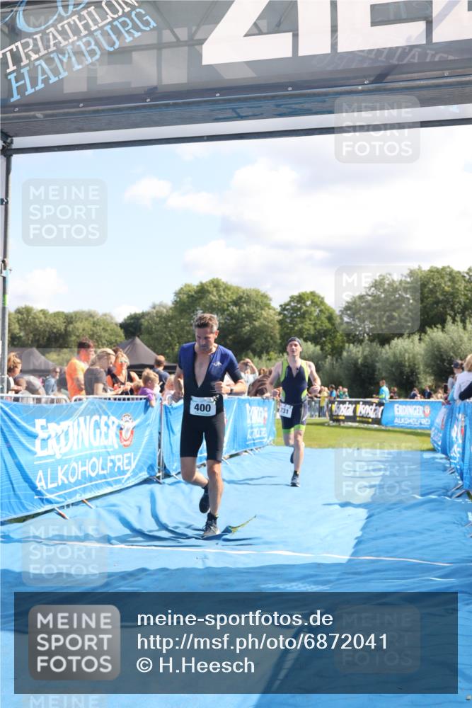 25.08.2024 - Elbe Triathlon Hamburg H.Heesch http://msf.ph/oto/6872041 25.08.2024 11:37:10 Ziel 400, 679, 731 meine-sportfotos.de