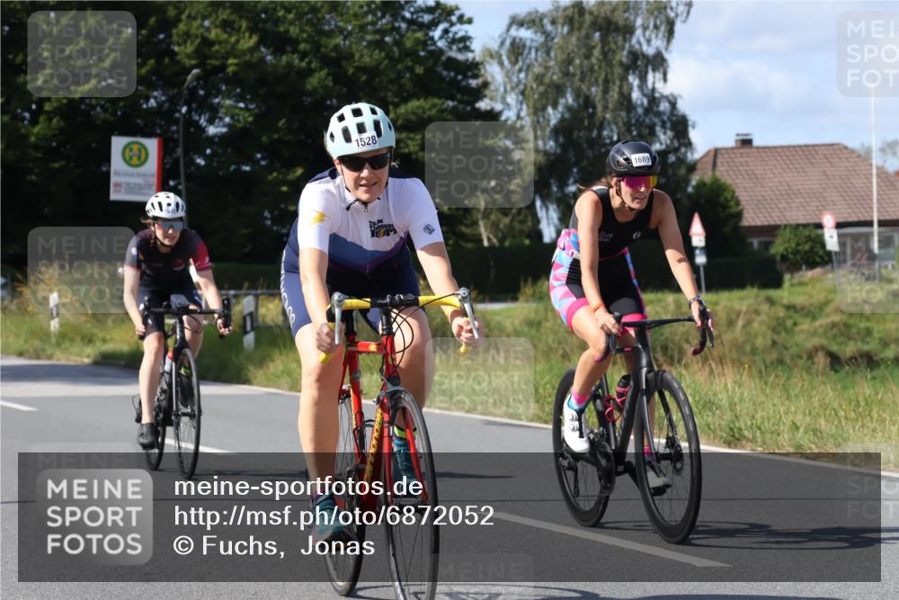 25.08.2024 - Elbe Triathlon Hamburg Fuchs,  Jonas http://msf.ph/oto/6872052 25.08.2024 11:15:22 Radfahren 1689, 1528, 1645 meine-sportfotos.de