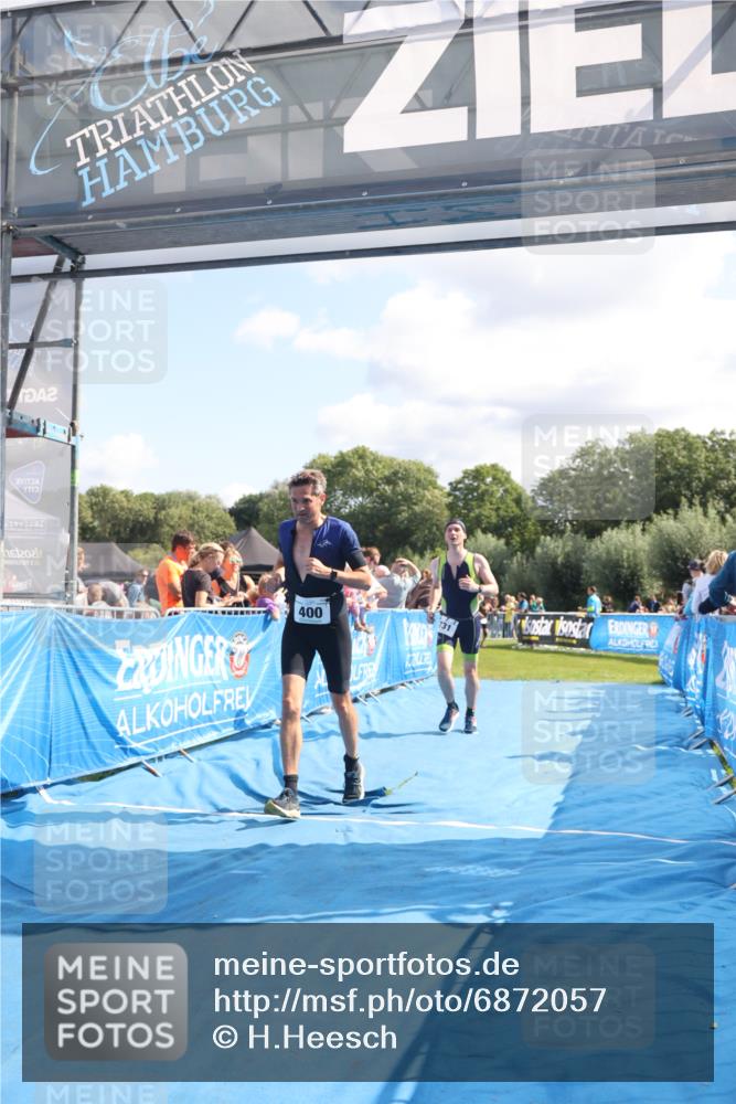 25.08.2024 - Elbe Triathlon Hamburg H.Heesch http://msf.ph/oto/6872057 25.08.2024 11:37:10 Ziel 400, 679, 731 meine-sportfotos.de