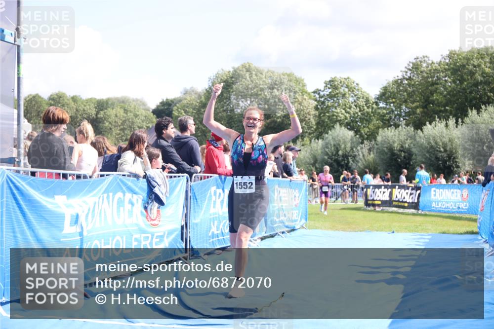 25.08.2024 - Elbe Triathlon Hamburg H.Heesch http://msf.ph/oto/6872070 25.08.2024 11:59:16 Ziel 478, 1472, 1552 meine-sportfotos.de