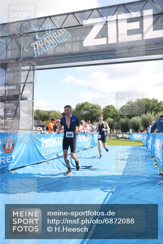 25.08.2024 - Elbe Triathlon Hamburg H.Heesch http://msf.ph/oto/6872086 25.08.2024 11:37:10 Ziel 400, 679, 731 meine-sportfotos.de