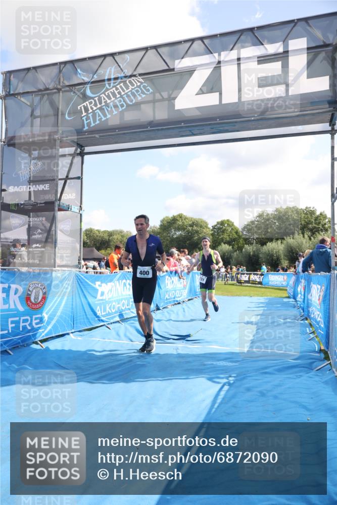 25.08.2024 - Elbe Triathlon Hamburg H.Heesch http://msf.ph/oto/6872090 25.08.2024 11:37:10 Ziel 400, 679, 731 meine-sportfotos.de