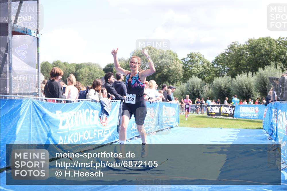 25.08.2024 - Elbe Triathlon Hamburg H.Heesch http://msf.ph/oto/6872105 25.08.2024 11:59:16 Ziel 478, 1472, 1552 meine-sportfotos.de