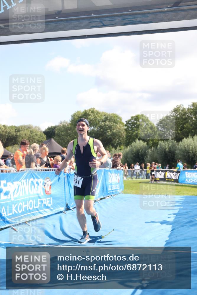 25.08.2024 - Elbe Triathlon Hamburg H.Heesch http://msf.ph/oto/6872113 25.08.2024 11:37:11 Ziel 400, 679, 731 meine-sportfotos.de