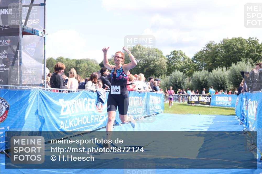 25.08.2024 - Elbe Triathlon Hamburg H.Heesch http://msf.ph/oto/6872124 25.08.2024 11:59:16 Ziel 478, 1472, 1552 meine-sportfotos.de