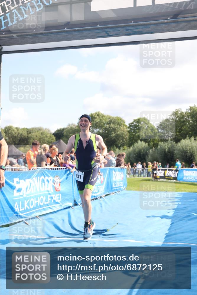 25.08.2024 - Elbe Triathlon Hamburg H.Heesch http://msf.ph/oto/6872125 25.08.2024 11:37:11 Ziel 400, 679, 731 meine-sportfotos.de