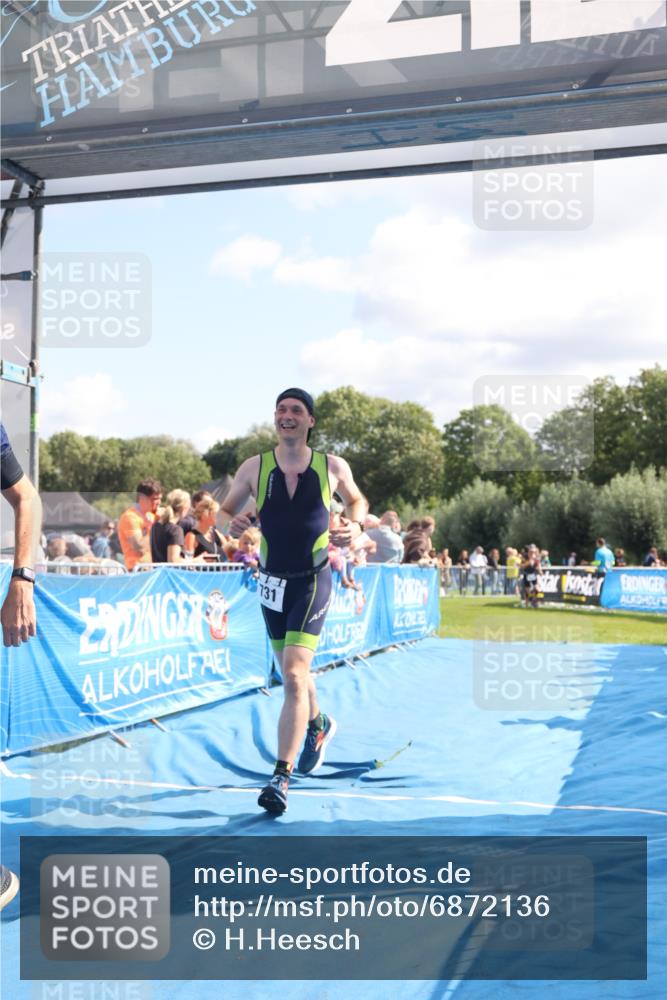 25.08.2024 - Elbe Triathlon Hamburg H.Heesch http://msf.ph/oto/6872136 25.08.2024 11:37:11 Ziel 400, 679, 731 meine-sportfotos.de