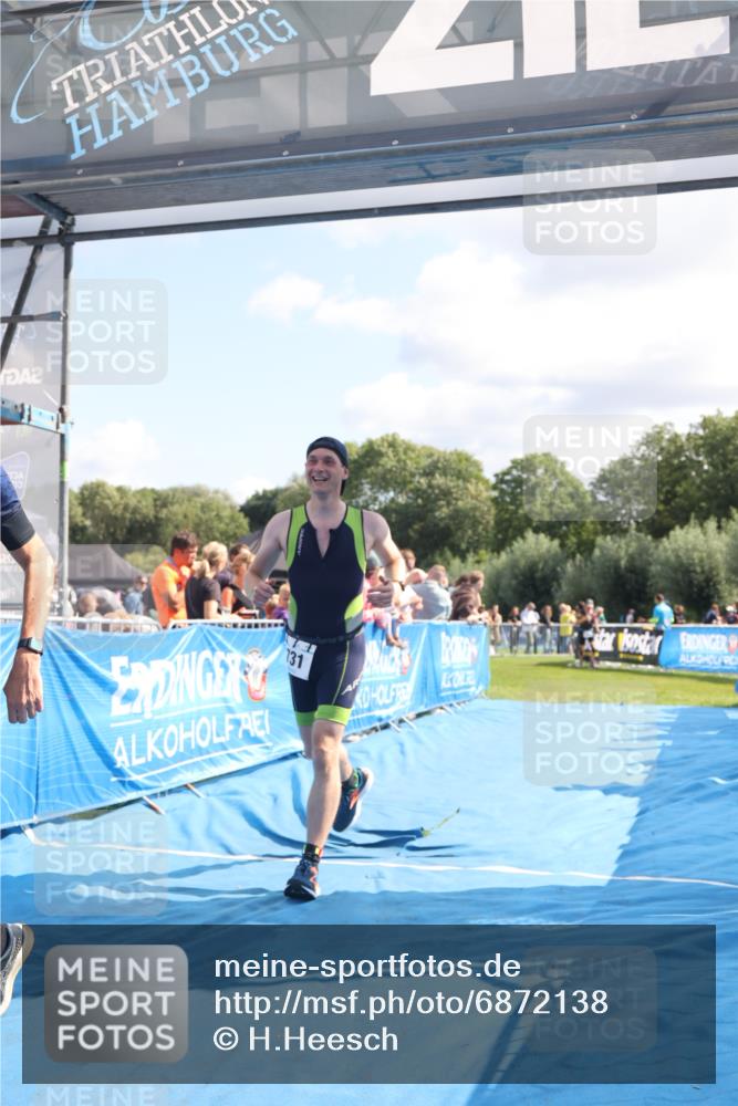 25.08.2024 - Elbe Triathlon Hamburg H.Heesch http://msf.ph/oto/6872138 25.08.2024 11:37:11 Ziel 400, 679, 731 meine-sportfotos.de