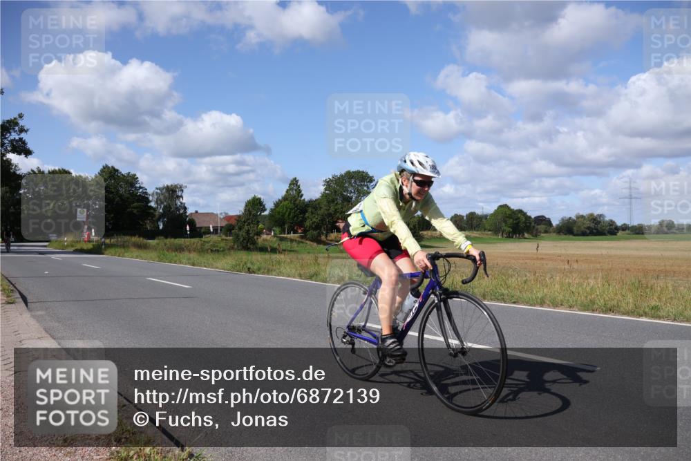 25.08.2024 - Elbe Triathlon Hamburg Fuchs,  Jonas http://msf.ph/oto/6872139 25.08.2024 11:15:36 Radfahren 1509, 1513 meine-sportfotos.de
