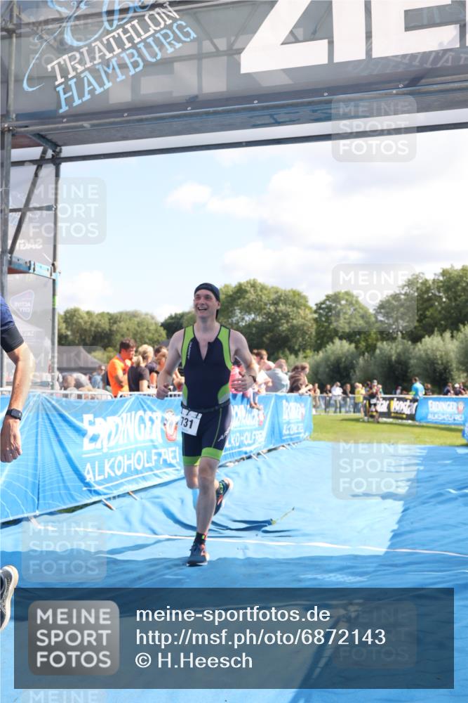 25.08.2024 - Elbe Triathlon Hamburg H.Heesch http://msf.ph/oto/6872143 25.08.2024 11:37:11 Ziel 400, 679, 731 meine-sportfotos.de