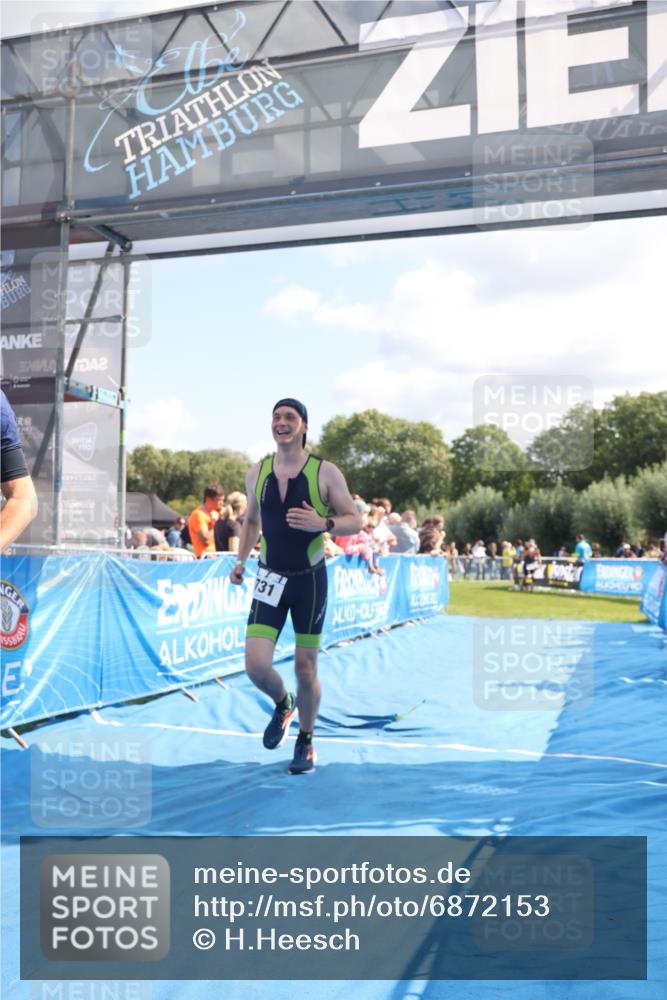 25.08.2024 - Elbe Triathlon Hamburg H.Heesch http://msf.ph/oto/6872153 25.08.2024 11:37:11 Ziel 400, 679, 731 meine-sportfotos.de