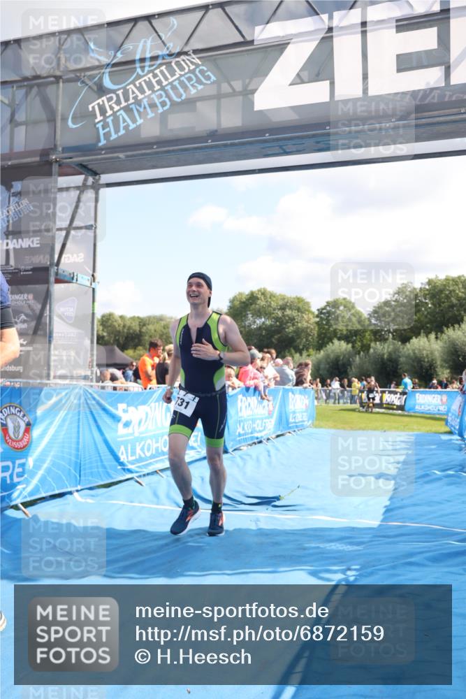25.08.2024 - Elbe Triathlon Hamburg H.Heesch http://msf.ph/oto/6872159 25.08.2024 11:37:11 Ziel 400, 679, 731 meine-sportfotos.de