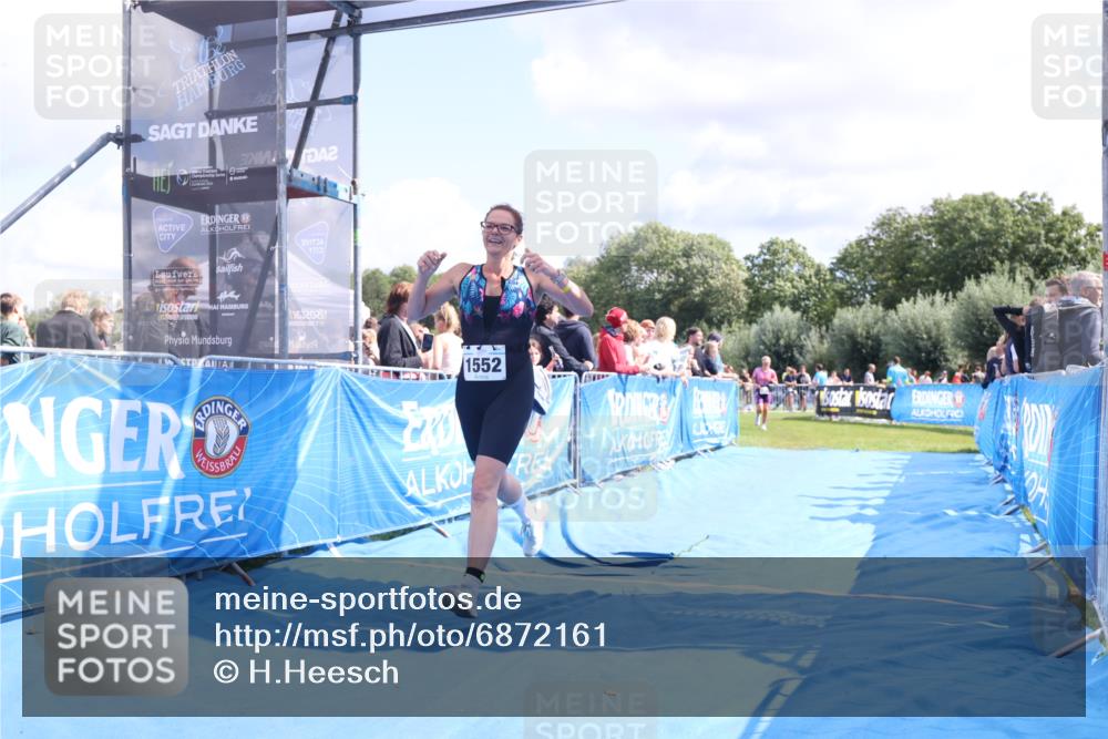 25.08.2024 - Elbe Triathlon Hamburg H.Heesch http://msf.ph/oto/6872161 25.08.2024 11:59:16 Ziel 478, 1472, 1552 meine-sportfotos.de