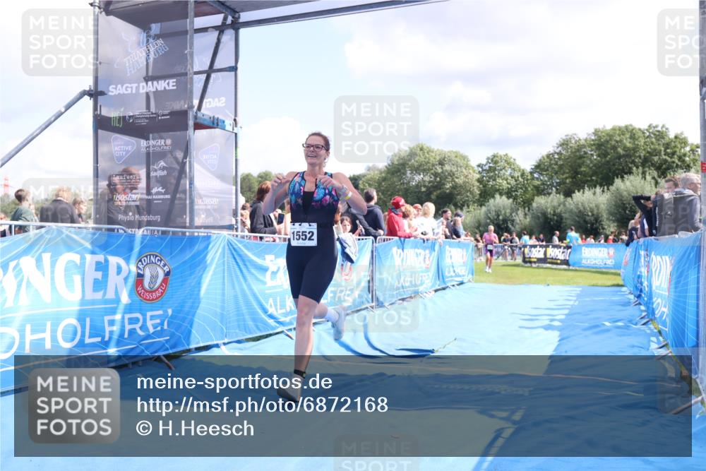 25.08.2024 - Elbe Triathlon Hamburg H.Heesch http://msf.ph/oto/6872168 25.08.2024 11:59:16 Ziel 478, 1472, 1552 meine-sportfotos.de