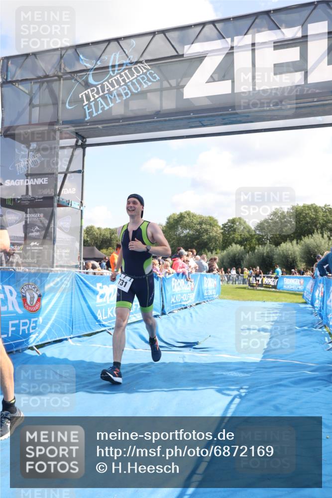 25.08.2024 - Elbe Triathlon Hamburg H.Heesch http://msf.ph/oto/6872169 25.08.2024 11:37:12 Ziel 400, 679, 731 meine-sportfotos.de